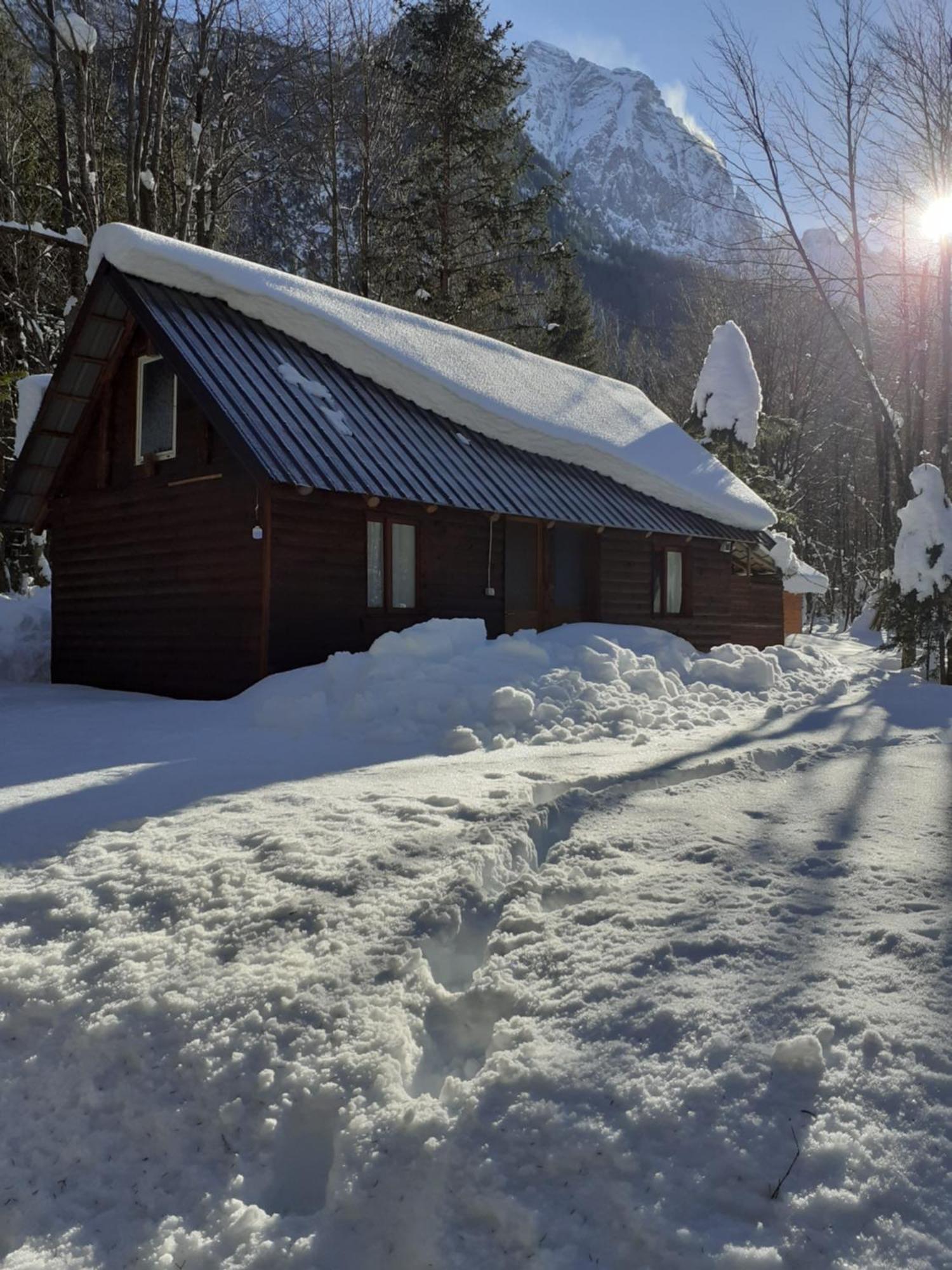 Guesthouse Dioni Valbone Bagian luar foto